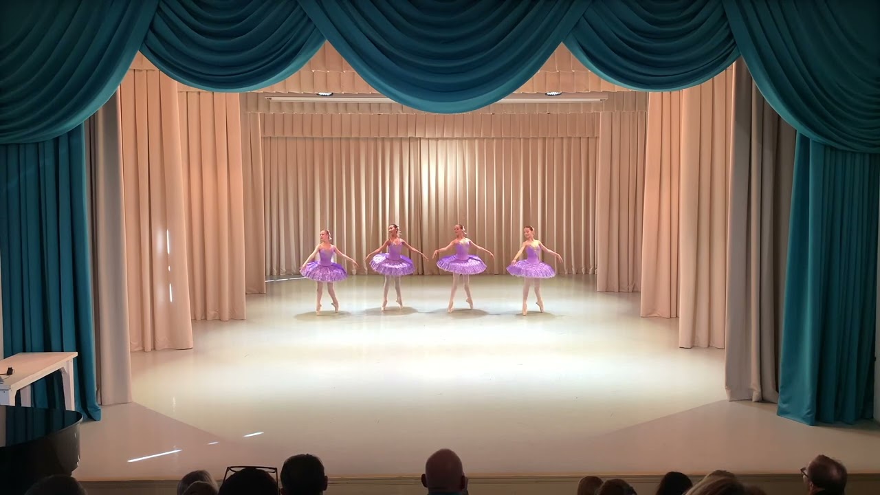Final Students' Gala 2022 / Pizicato Variation from Harlequinade