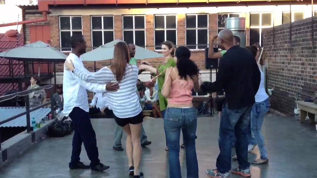 Policia move - Rueda at Rooftop Salsa