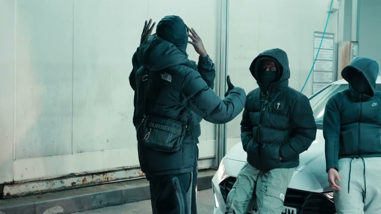 Wiz44 - LA MAMA PREGUNTA (Official Video)