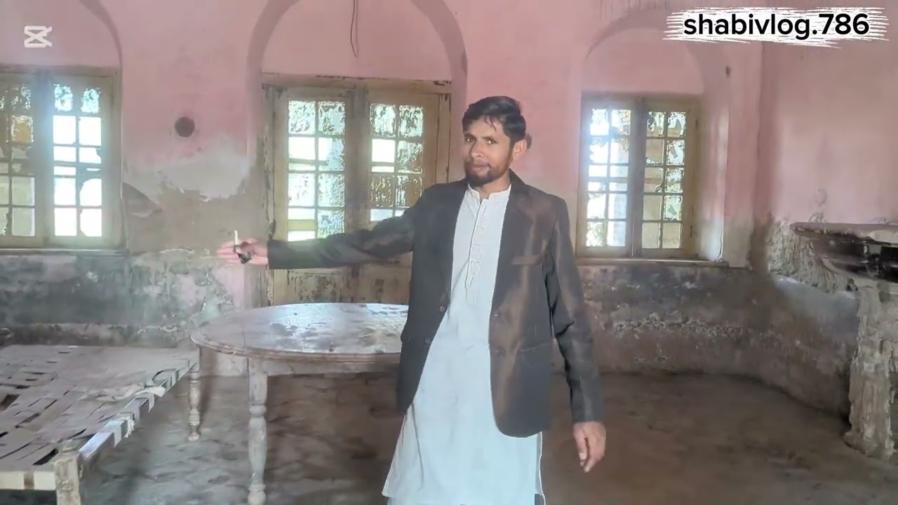 How is this 100 years old building in kamoo Shaheed 