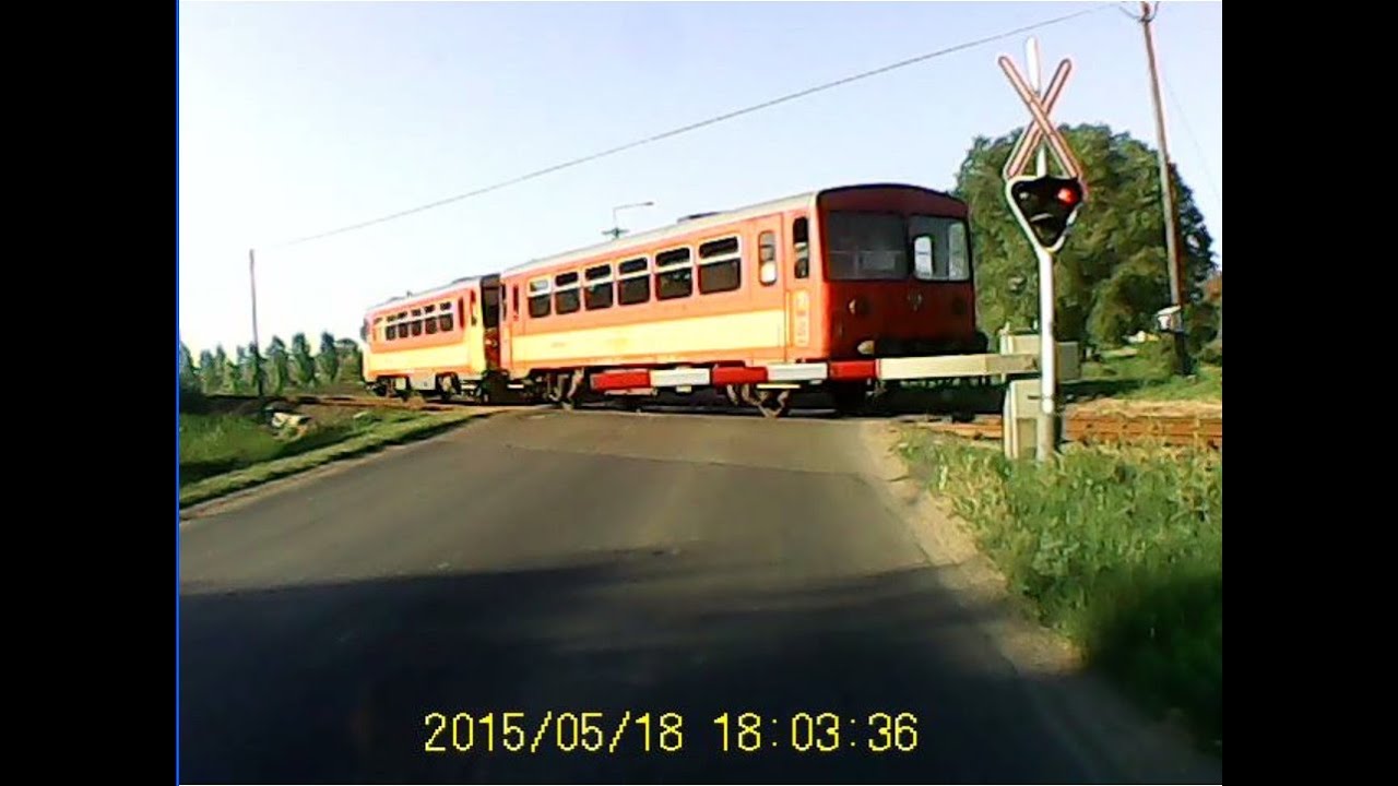 Vonatok és vasúti átjárók tilos jelzéssel 7