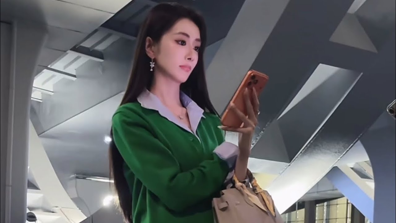 20251122广州国际车展 网红美女车模随拍@小荔枝 #网红拍摄 #美女车模