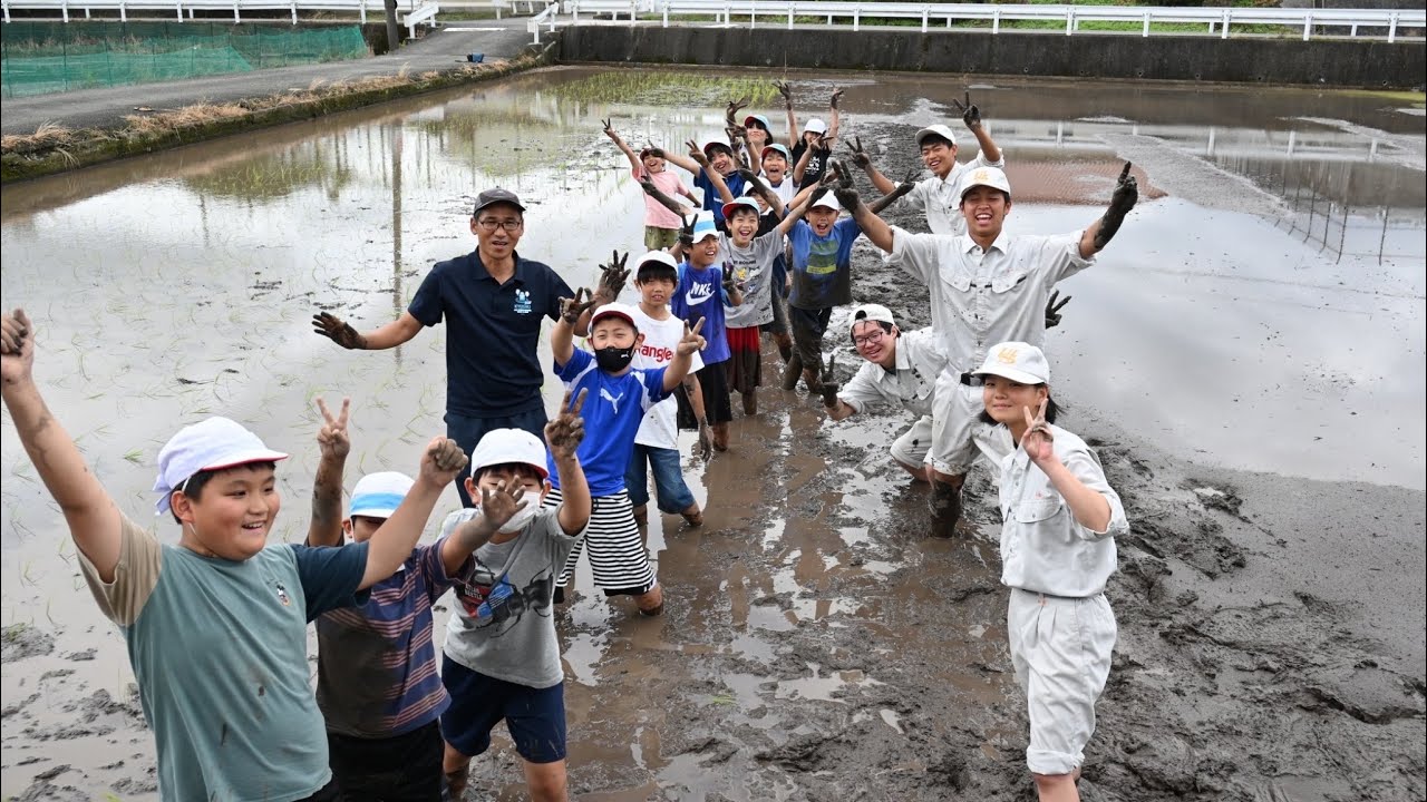 【宇佐市】宇佐産業科学高校・四日市北小学校　田植え体験学習