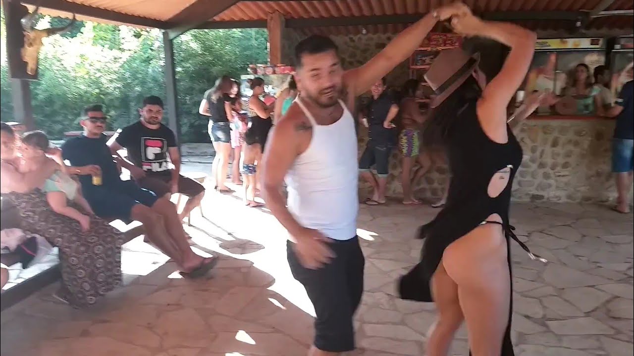 ESSE VERTIDO MOSTRA NO FORRÓ