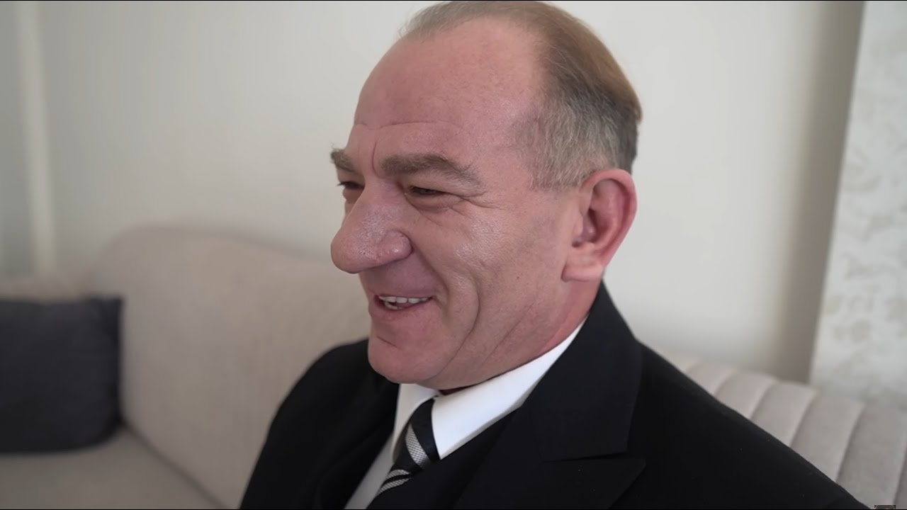 ATATÜRK'E BENZEYEN ADAM