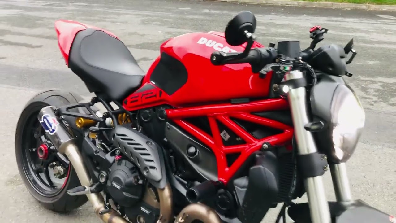 Monster 821