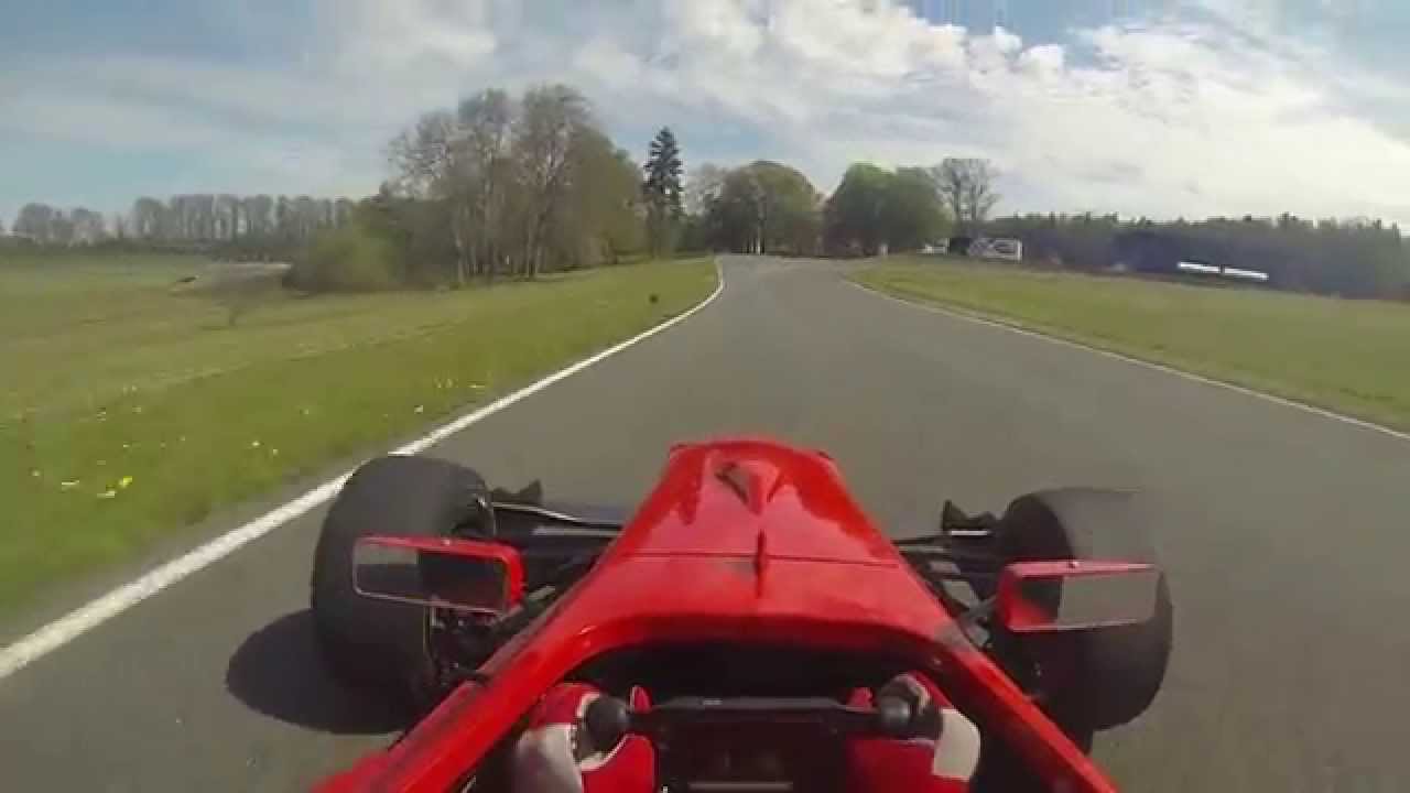 Quelques tours de circuit de Mornay en Formule 2000