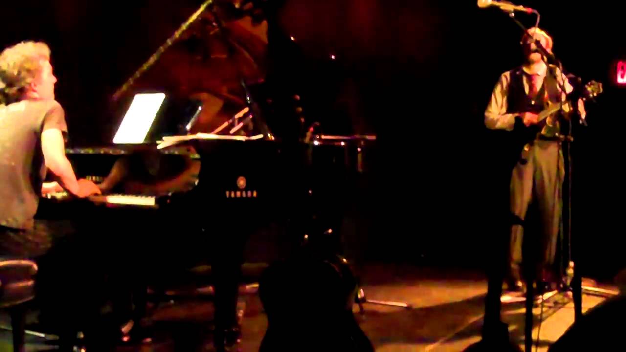 Chris Thile & Brad Mehldau - Knives Out (Radiohead) [Live 3/2/2011 @ Le Poisson Rouge]
