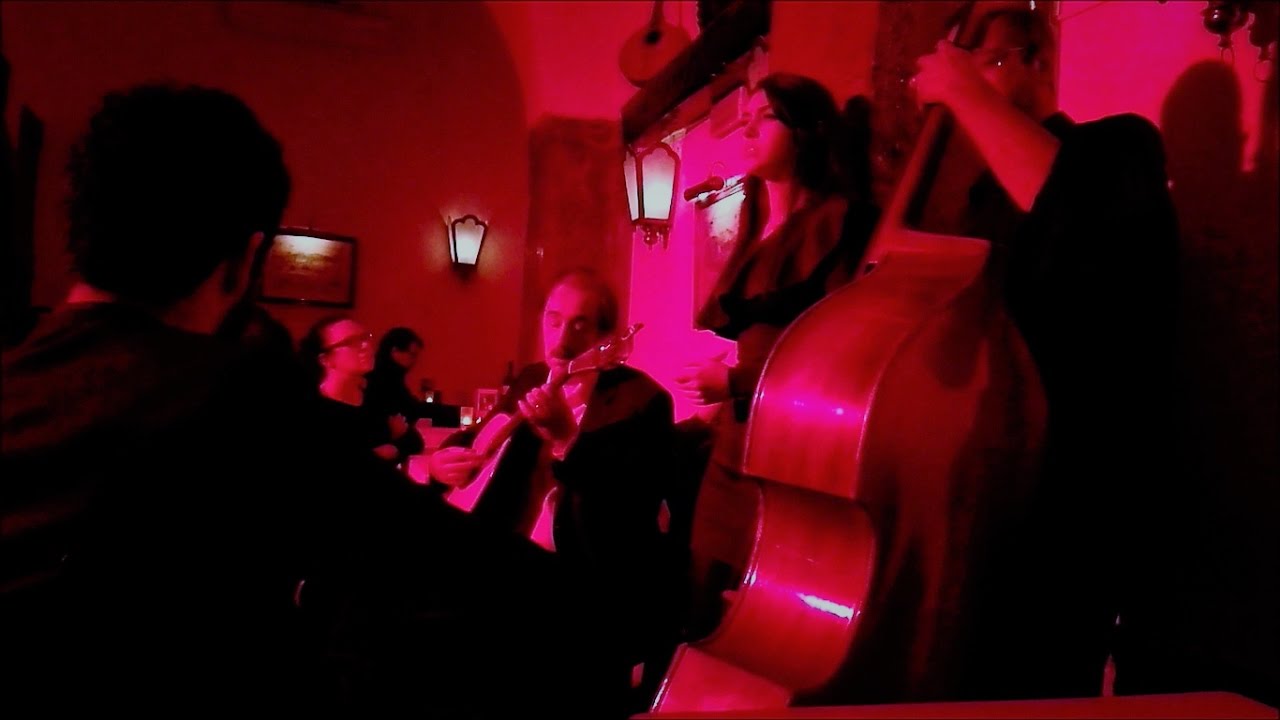 Fados Portugueses - Há Festa na Mouraria - Ana Maria, Clube de Fado