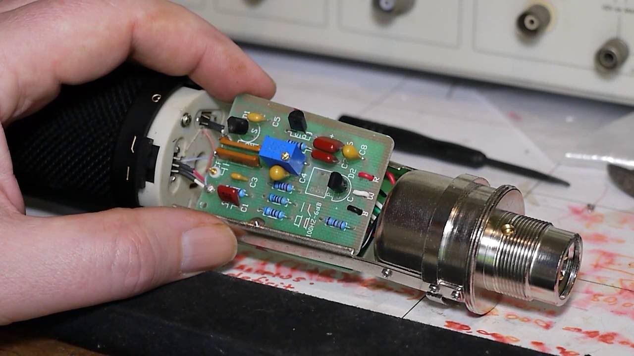 Adjusting the bias of a condenser microphone