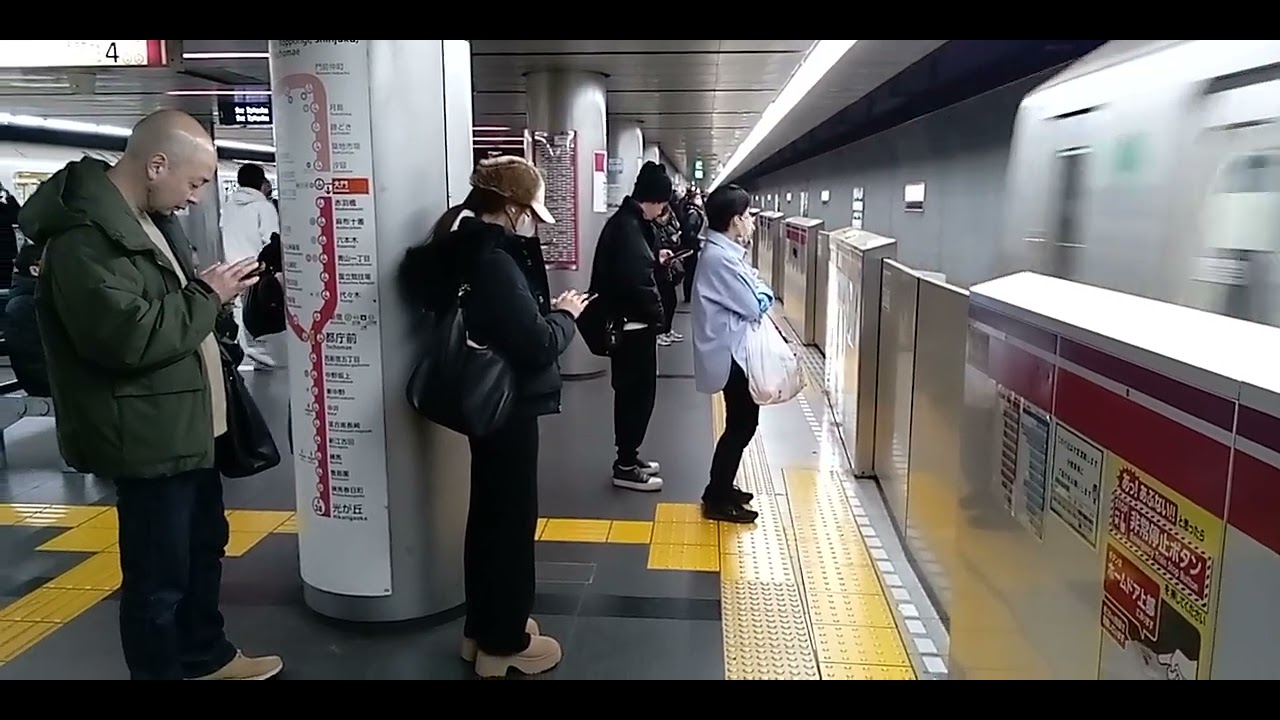 だいもん　えきで　だいもんえき１３じ４７ふんはつ　とえい１２ー０００がたの　しうんてん　れっしゃが　はっしゃする　ところを　どあが　しまり　だした　ちょく　ごから　とったよ