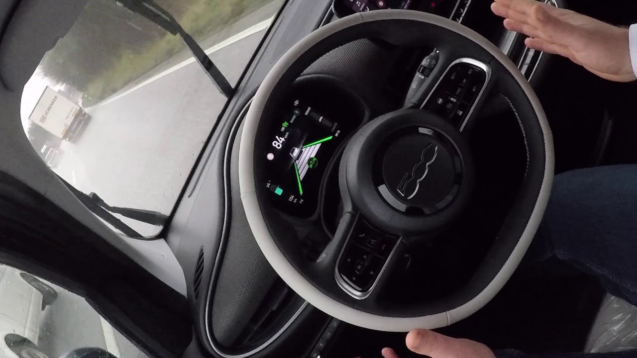 Autonomes Fahren Level 2 Fiat 500 BEV LaPrima