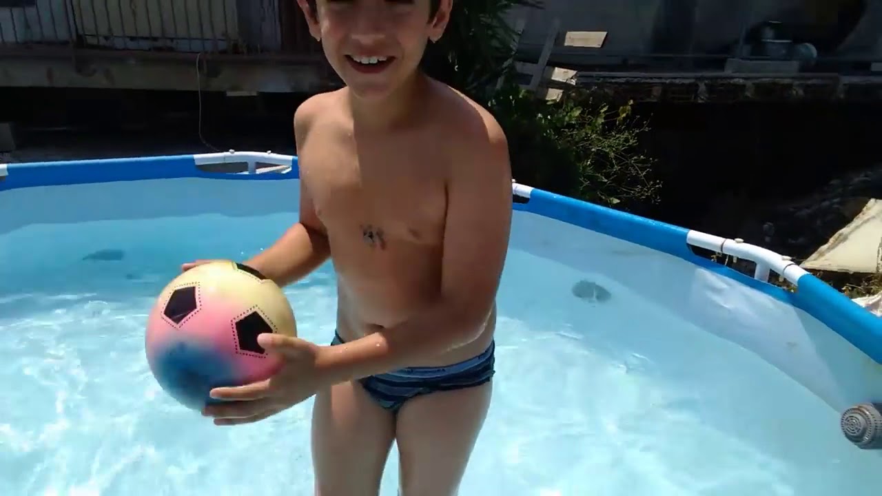 Vlog in piscina