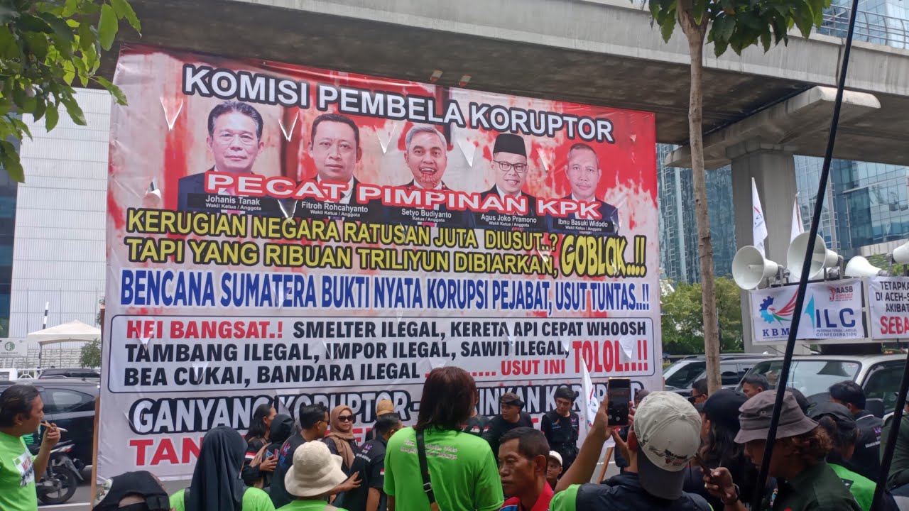 masa aksi demo darurat korupsi tujuan kpk hari ini