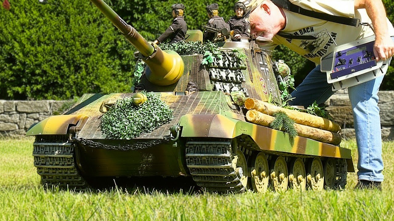 GIGANTIC 1:4 SCALE RC TANKS ROAR INTO ACTION – PANZERTREFFEN HAUSEN 2025