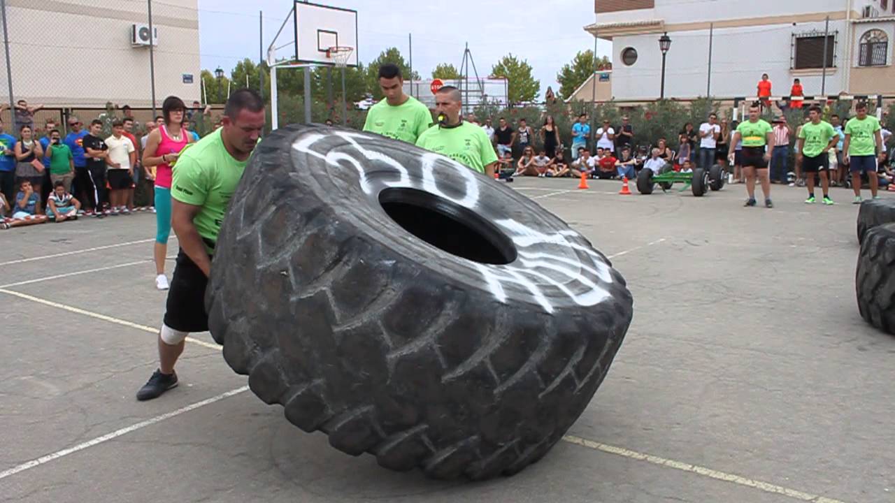 Volteo de ruedas y algún que otro coche