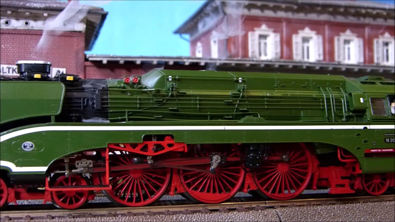 BR 18 201 mit ESU Loksound und Rheingoldwagons von 1962 und WR 130 DR + BR 52 mit Donnerbüchsen Roco