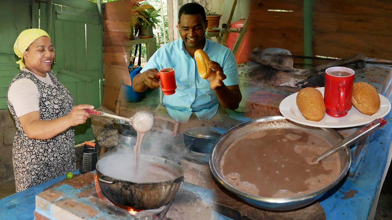 Chocolate de Cacao con Leche para el Desayuno, Comida Dominican del Campo