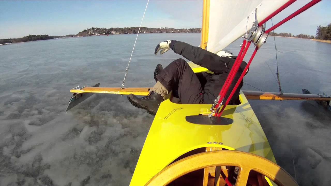 100 km/h i Isjakt, skeeter, i soligt Stockholmssärgård...