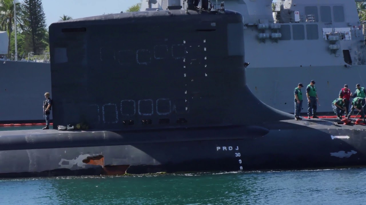 USS MISSISSIPPI (SSN 782) getting underway from Pearl Harbor.