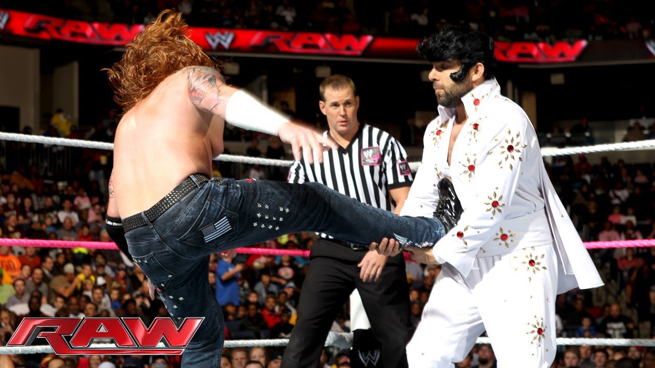 Santino Marella vs. Heath Slater: Raw, Oct. 21, 2013