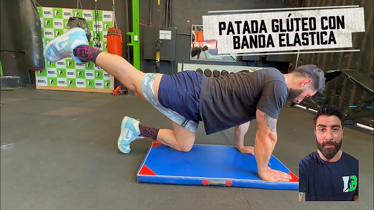 Patada glúteo con banda elástica