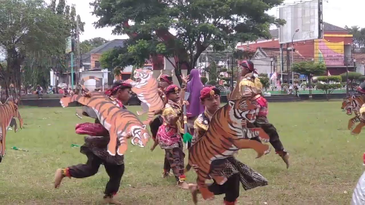 Tari Simo Gringsing dari Kabupaten Batang - Pesta Siaga Binwil Pekalongan di Brebes
