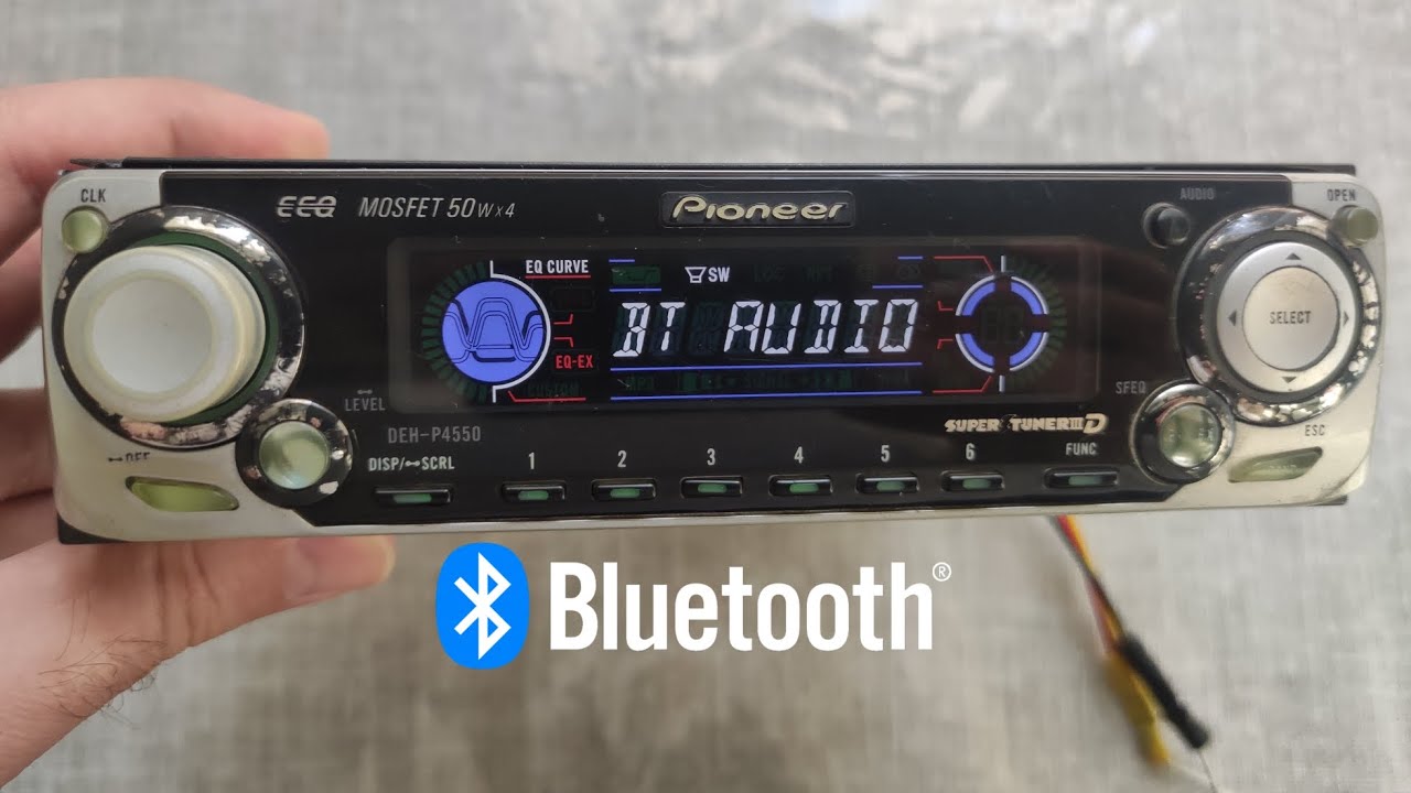 Pioneer DEH-P4550 с установленным Bluetooth модулем.