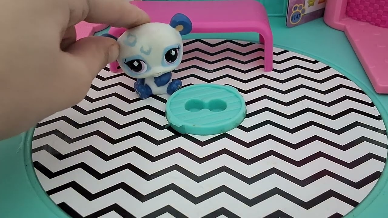 10 like gelsin yazdığım şarkıyı söylicem ( videolarda sesin bebek gibi çıkıyor)