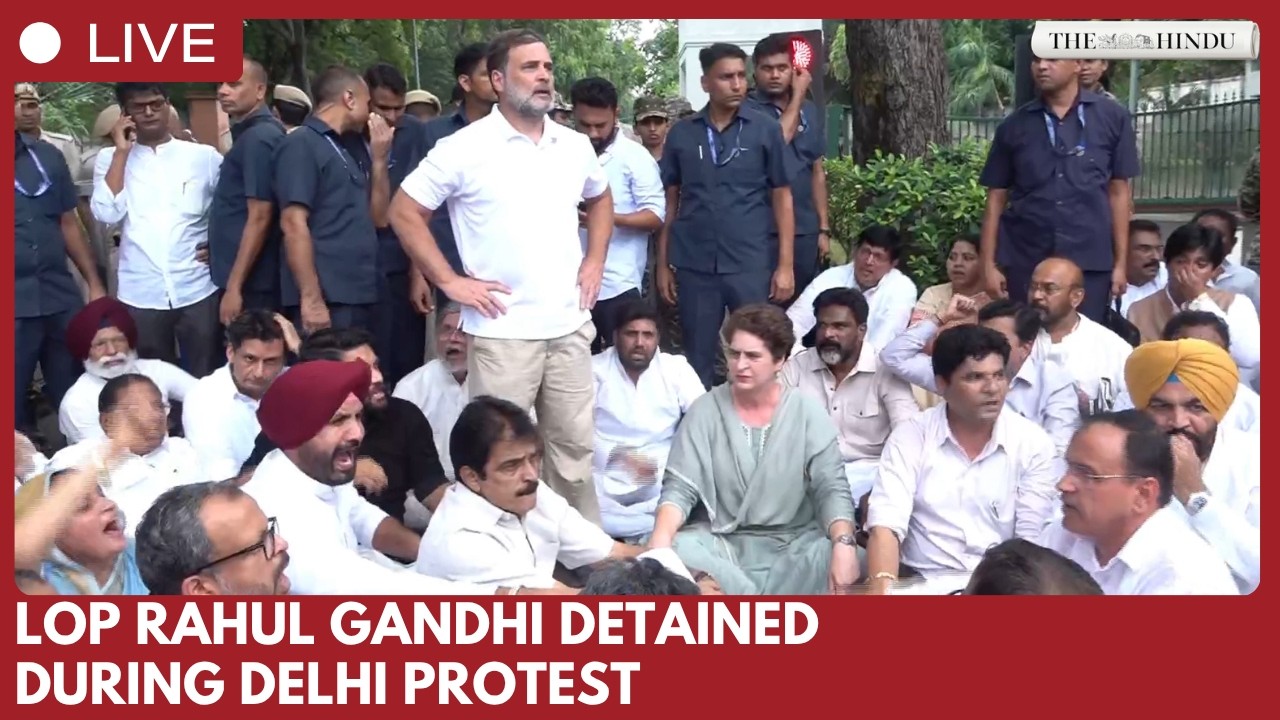 Congress MPs Rahul Gandhi and Priyanka Gandhi Vadra stage protest in New Delhi