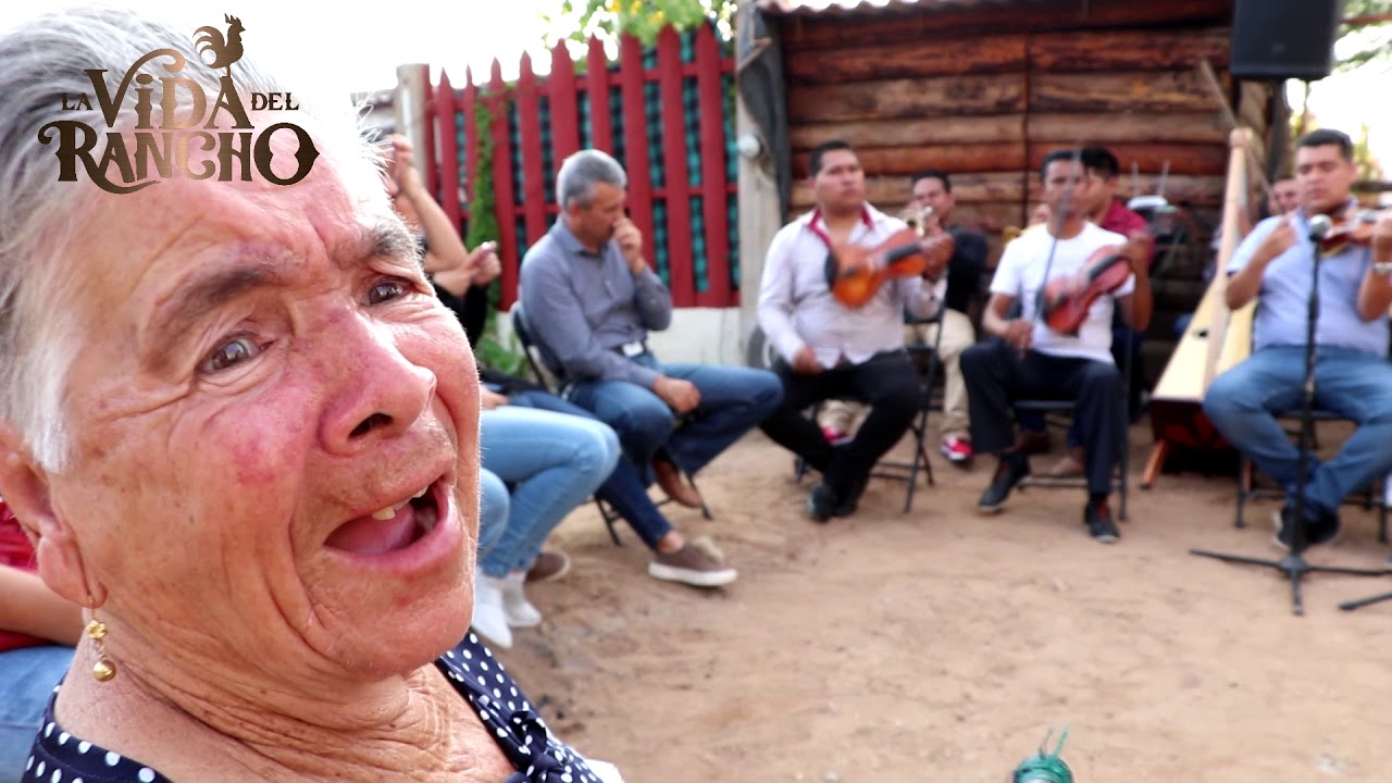Mi Abuela de 84 sorprendió a todos cantando con Mariachi