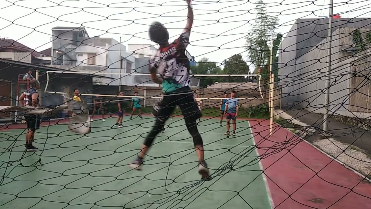 Part 3 Latihan Volly Sore di Lap Bambu Apus #volleyball #volitarkam #volley #latihanvolly #voli 