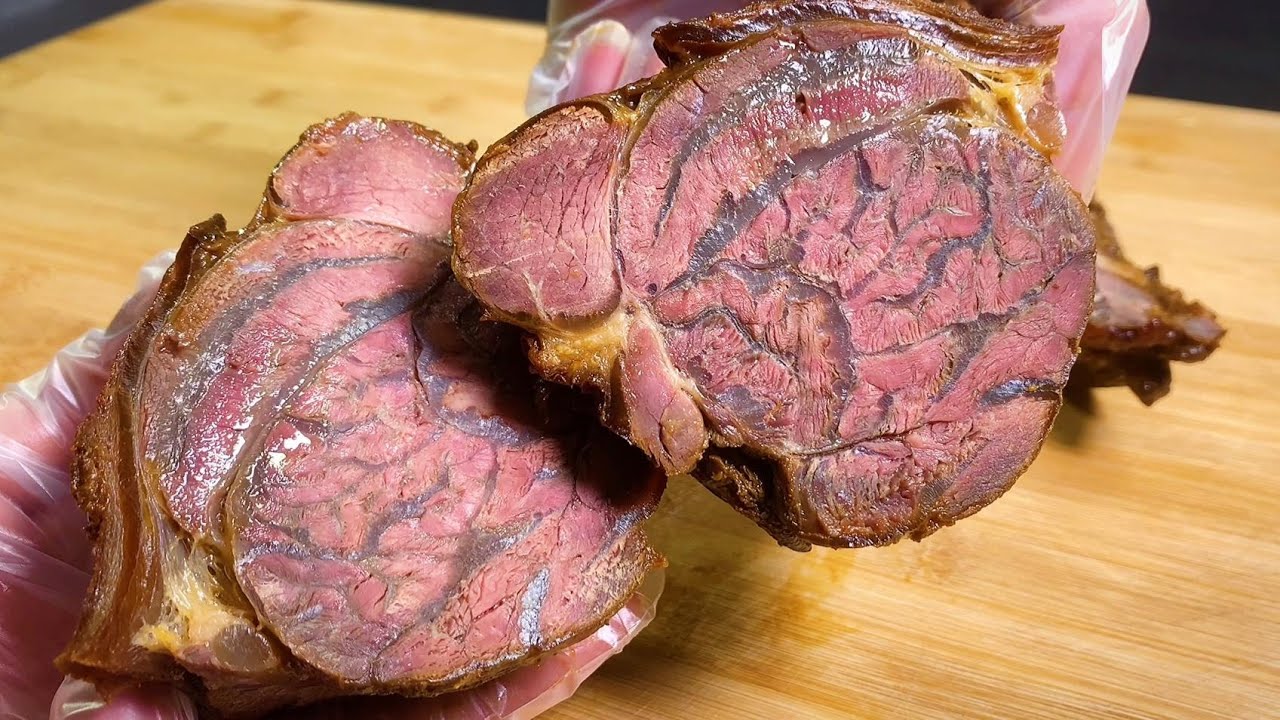 牛肉直接放醬油里泡1天，味道比驢肉都香，醬香濃郁吃著太過癮了【一畫美食】#牛肉 #滷牛肉 #最簡單的滷牛腱食譜