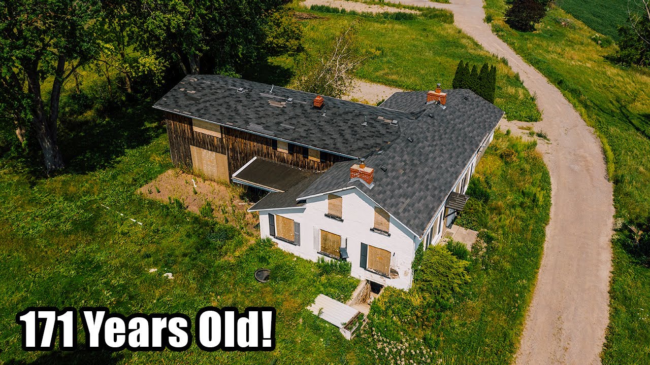 Massive Abandoned 171 year Old Farmhouse - Built in 1850 (Forgotten Homes Ontario Ep.88)