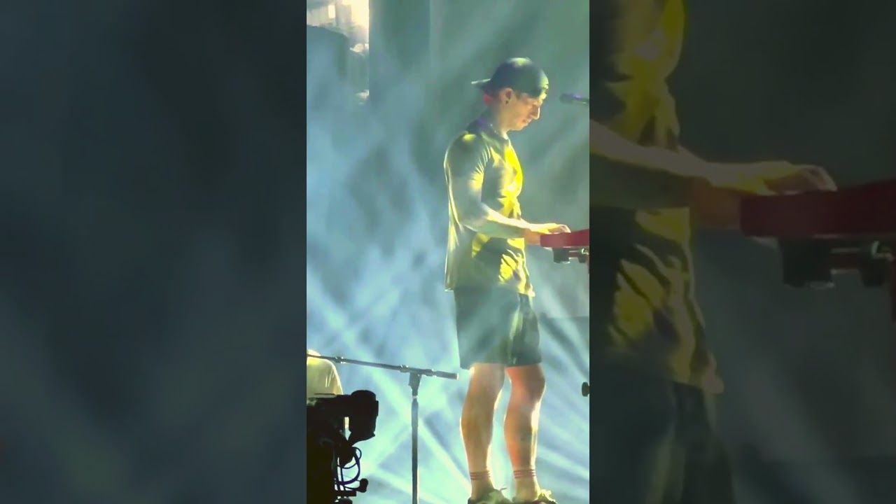 Paladin Strait Josh Sings #JoshDun #Jocals Twenty One Pilots  #clancyworldtour