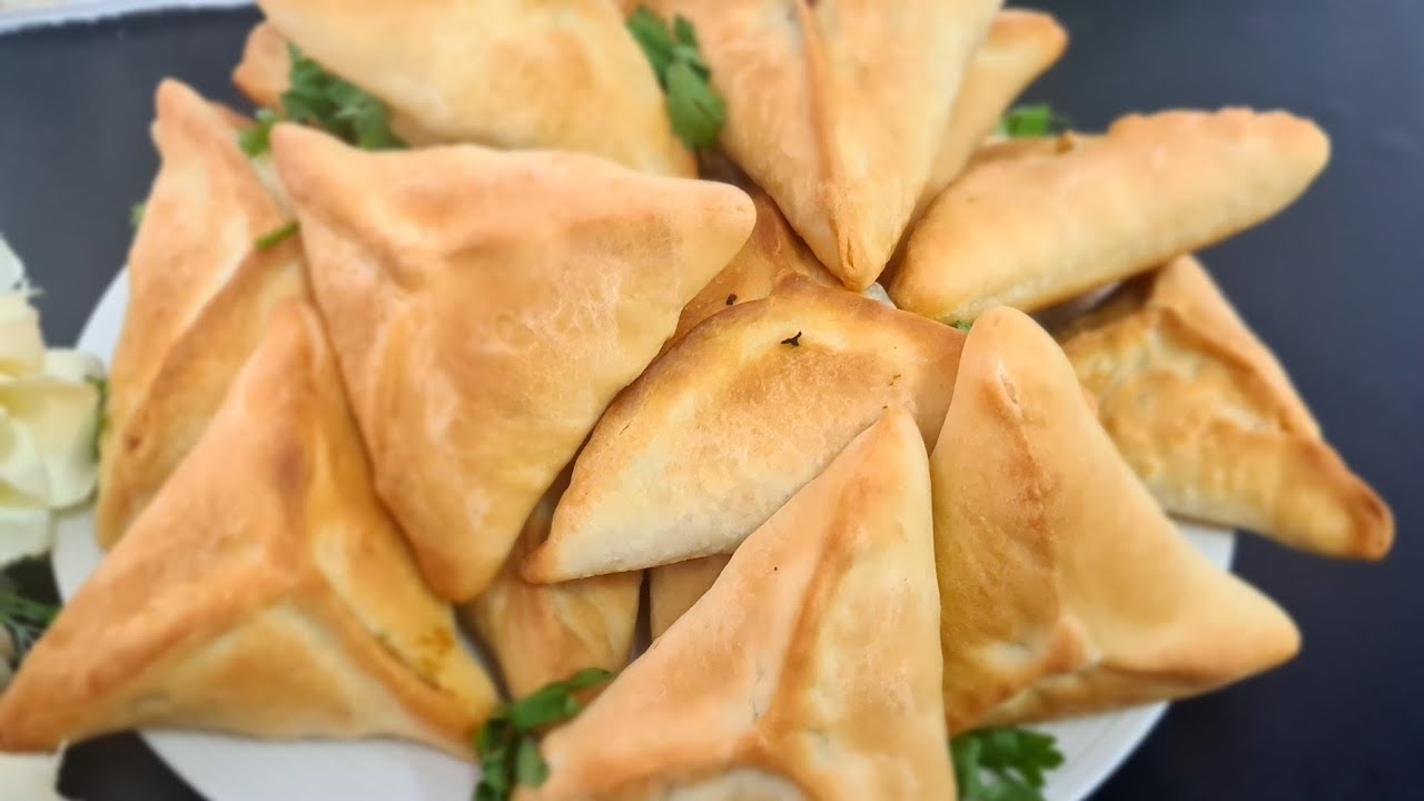 فطاير السبانخ بالجبن  بطريقتي بأروع واخف عجينه لجميع انواع المعجنات لاتفوتكم