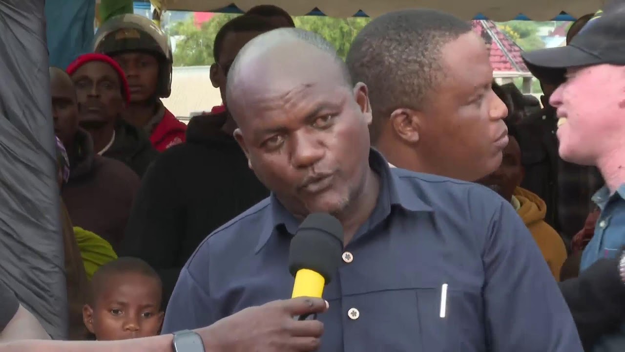 WAZIRI MKUU ANAZUNGUMZA NA WANANCHI WA MJI WA NAMANGA
