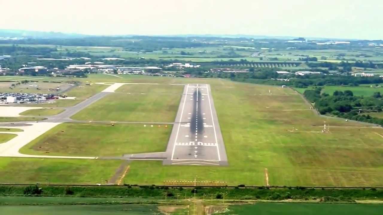 COCKPIT VIEW OF APPROACH AND LANDING AT EDINBURGH AIRPORT