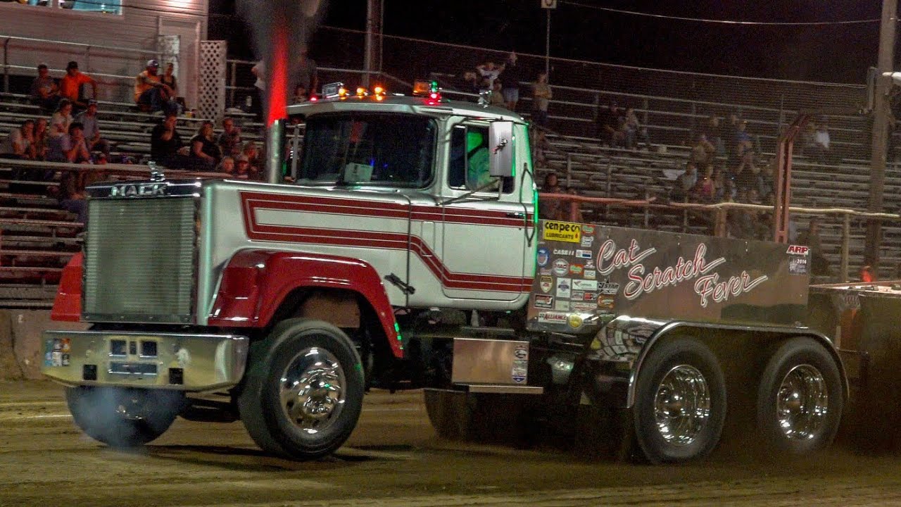 Соревнования по перетягиванию супертяжелых грузовиков WILD Super Semi Pulling 2025! Рэндольф, Ога...