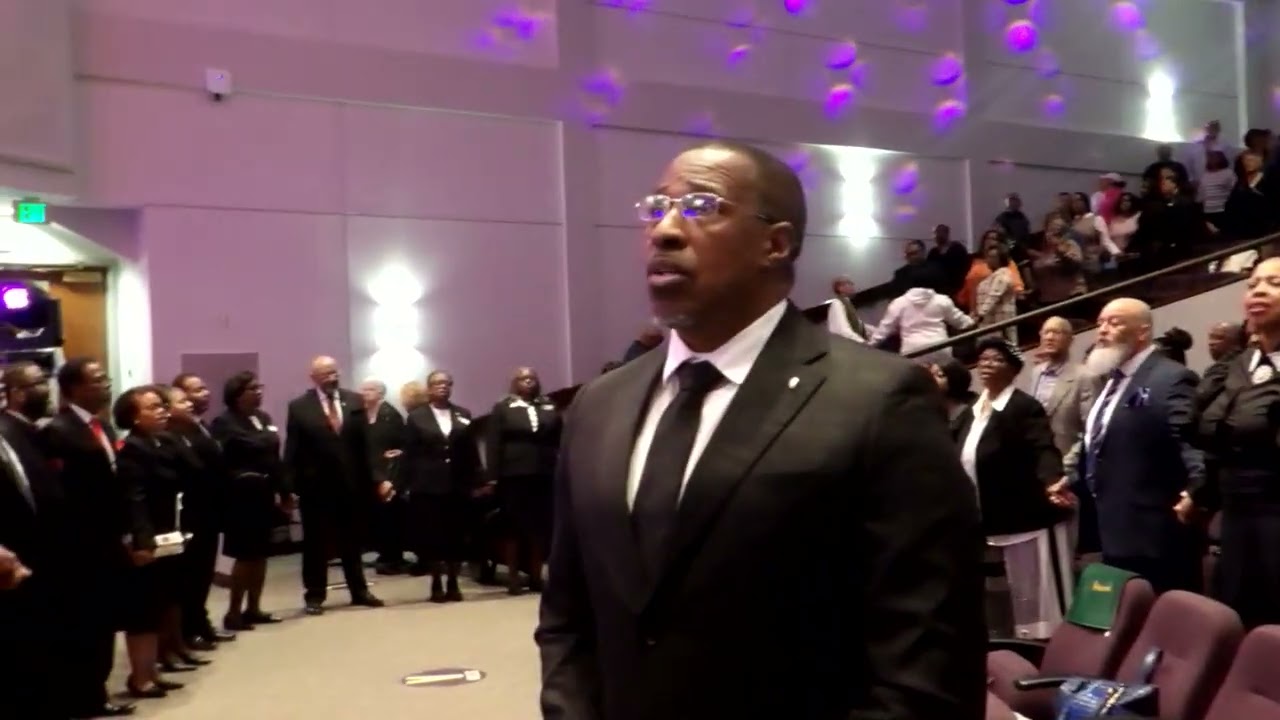 SPBC Praise Team, Congregation and Rev. Dr. Lance D. Watson, Sr. : 
