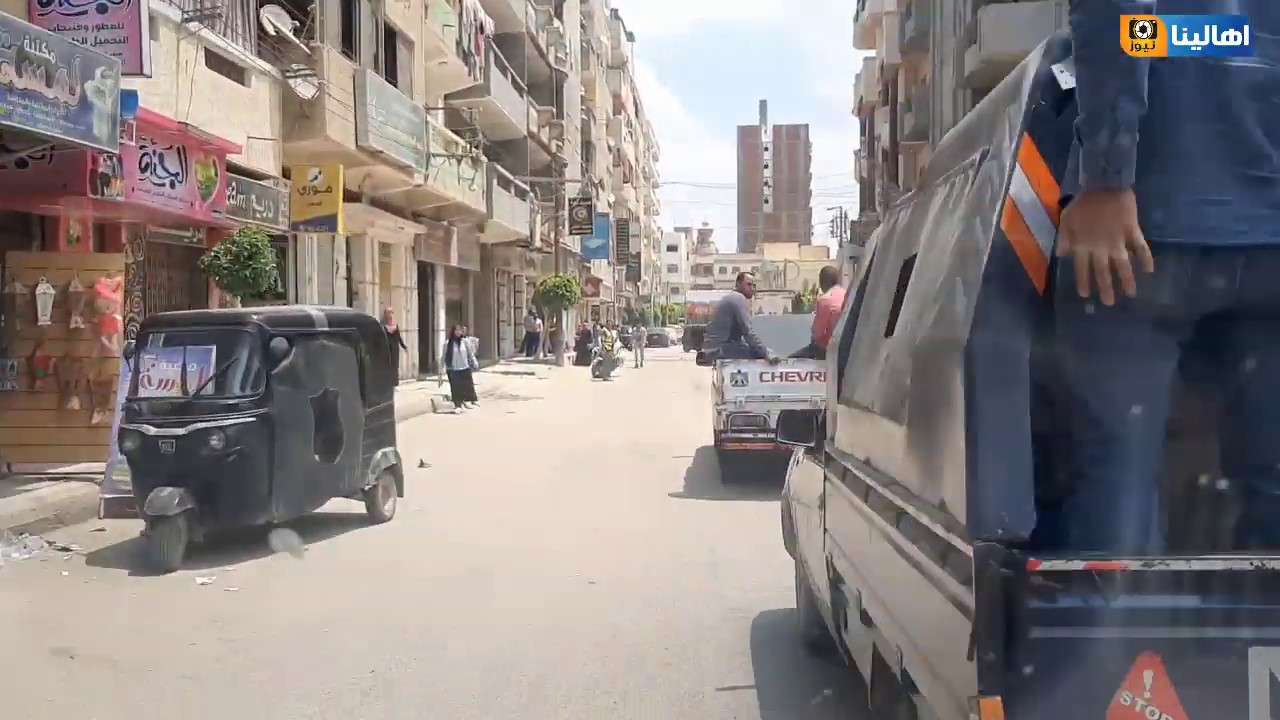 لحظات تمثيل جريمة قتل شاب صغير