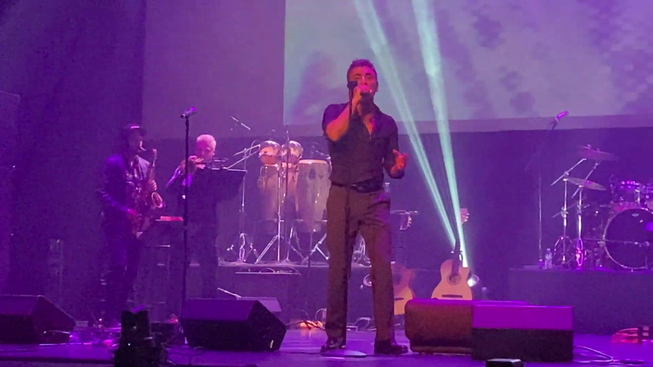 Halam Avaz Mishe by Shadmehr Aghili Seattle concert November 2019 حالم عوض میشه کنسرت سیاتل شادمهر