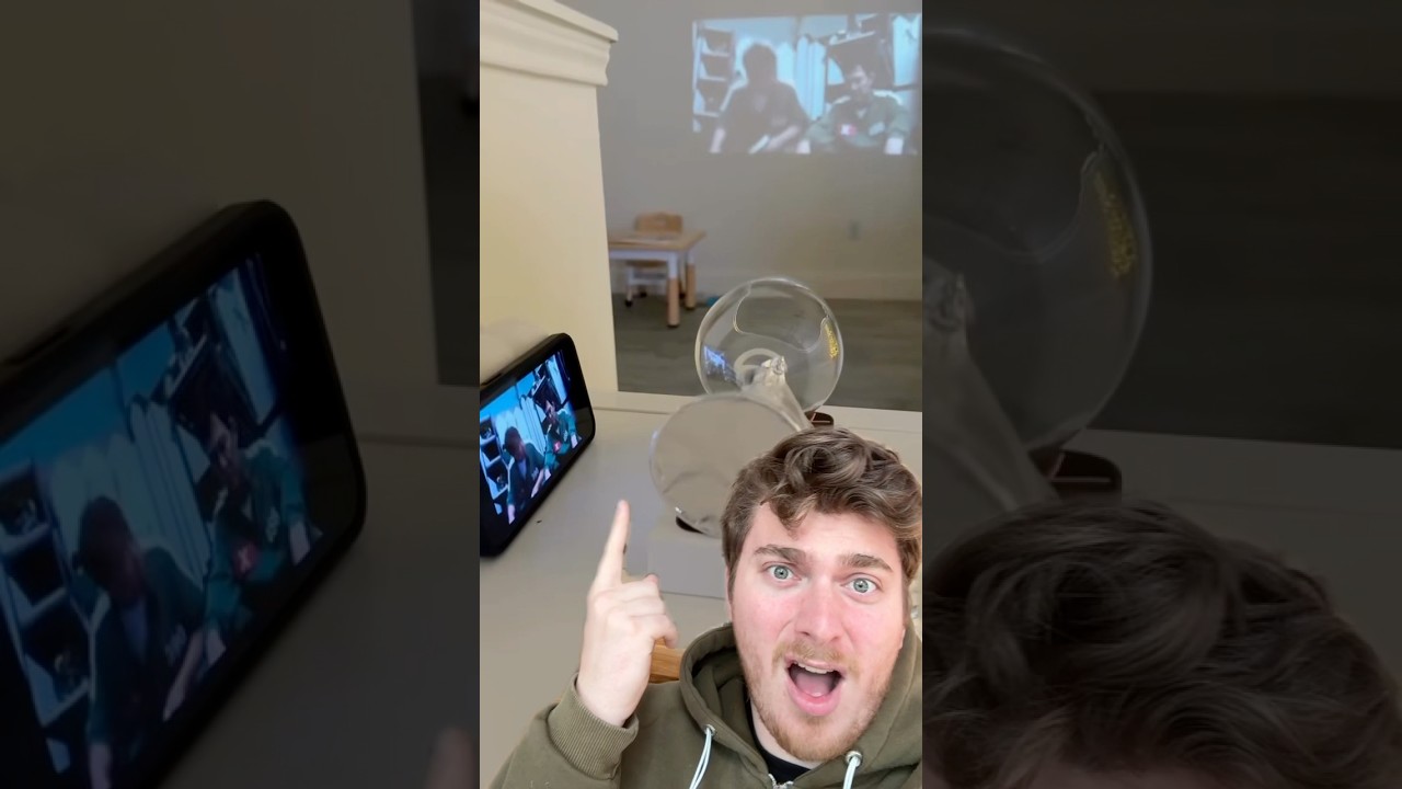 UN VIDEO PROJECTEUR SUR UN T&Eacute;L&Eacute;PHONE 😱