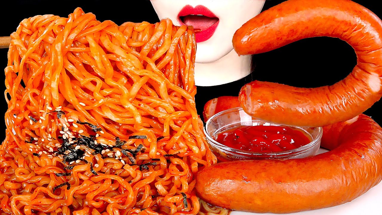 ASMR SPICY FIRE NOODLES KIELBASA SAUSAGE 불닭볶음면 킬바사소세지 먹방 MUKBANG EATING SOUNDS 咀嚼音 | ZOEY ASMR