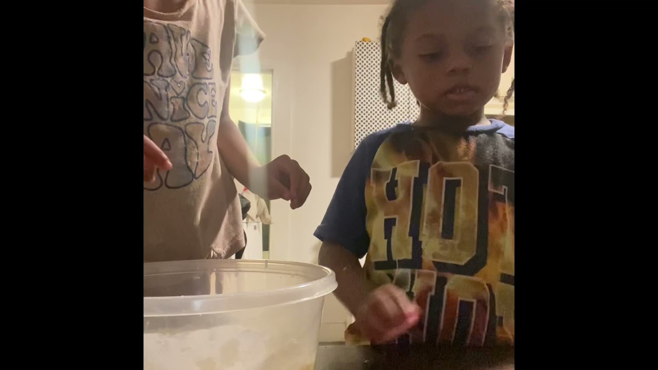 BAKING A CAKE WITH GRACEN & GENESIS