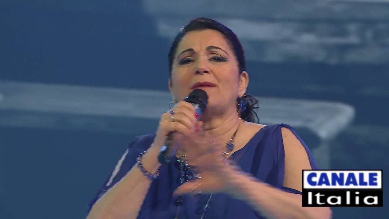 Roberta Cappelletti - Pane amore e fantasia | Cantando Ballando