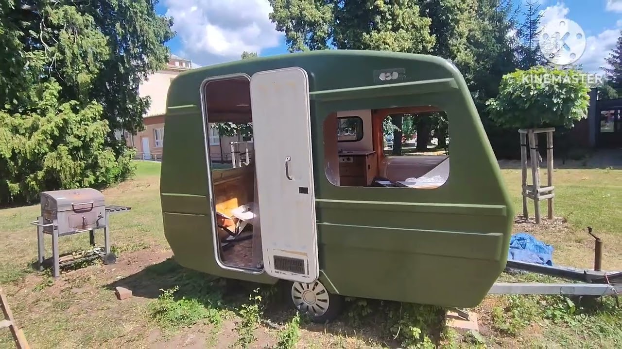2.Část nanášení nového laku na můj Polský karavan n126 ( střecha a dveře vchodové)