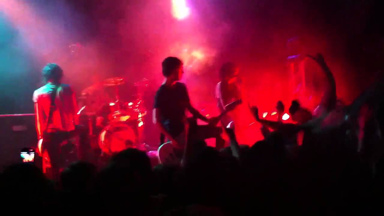 Asking Alexandria: Danny Worsnop Drunk (Band Walks Off Stage) - Seattle (Pt4B)