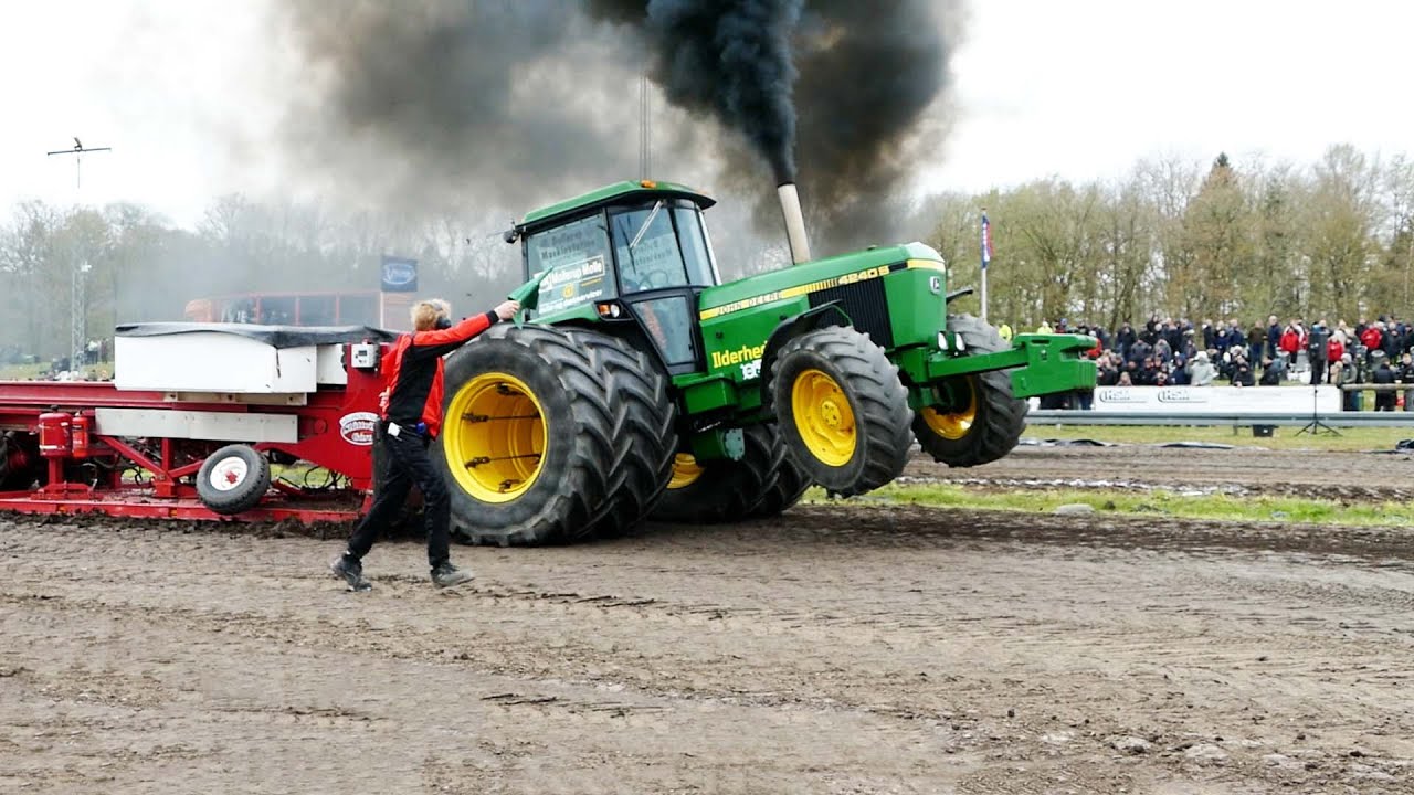 John Deere 4240S - Super Std. Klasse 4 at 1. DM in Tractor Pulling 2023 at Brande Pulling Arena