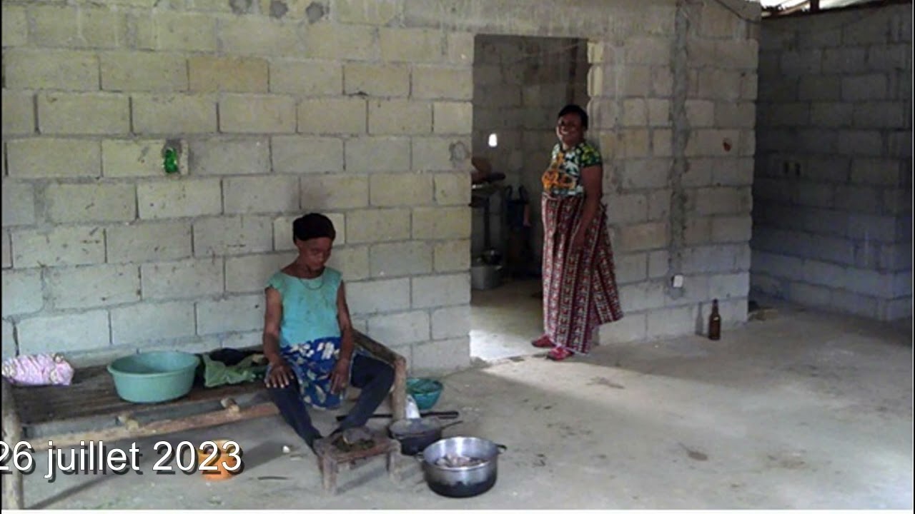 VILLAGE ESSONE NKODJEIGN - PK 26 BITAM GABON